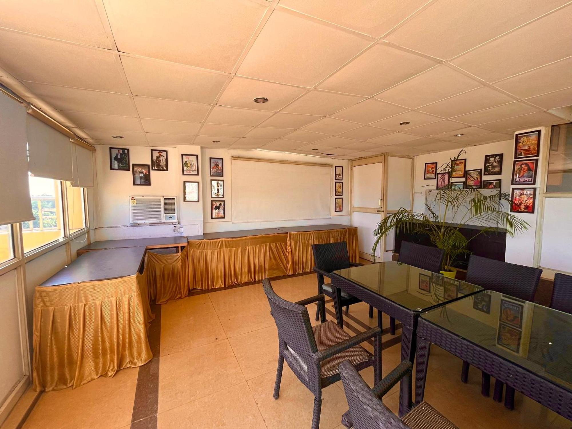 Palki Cafe & Stay Ludhiana Zewnętrze zdjęcie